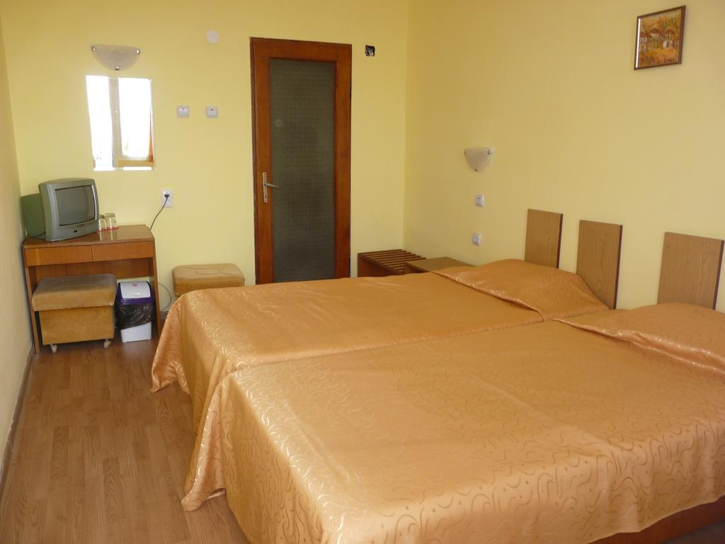 Family Hotel Balchik Phòng bức ảnh